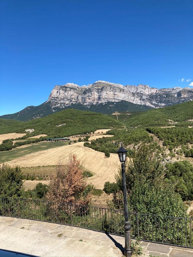 Vistas A La Montana En Un Pueblo Con Encanto. El Pueyo de Araguás 외부 사진